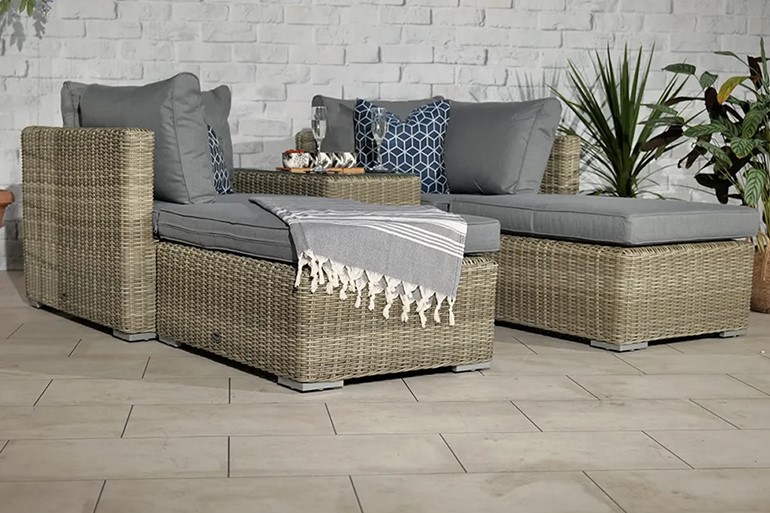 Wentworth 4 Seater Multi Setting Relaxer Set