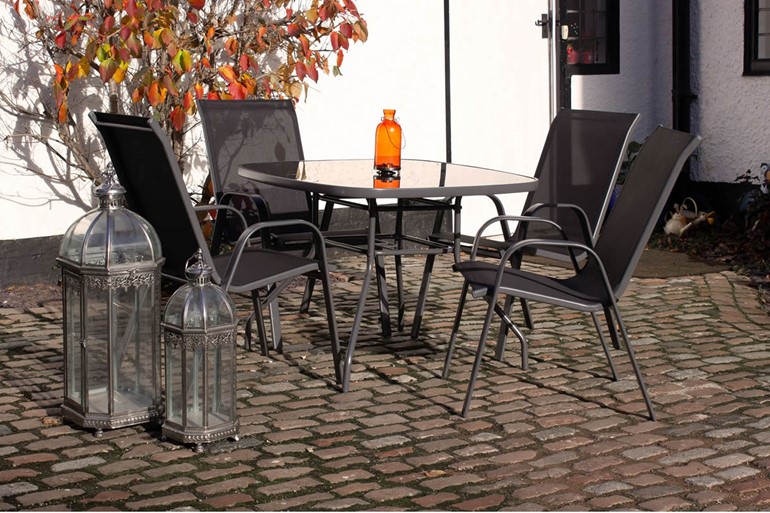 Rio Stacking Dining Set With Parasol