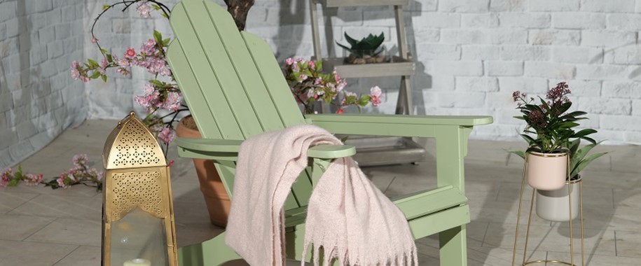 How To Paint Outdoor Wooden Furniture